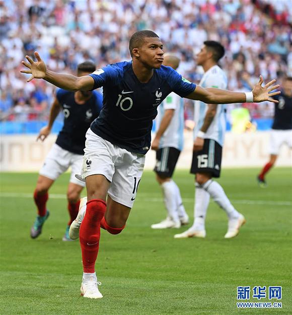 天下足球评选本年度失意阵容：利物浦3人入选，罗德里戈在列（《天下足球》评年度失意十一人：利物浦三将上榜，罗德里戈亦在其中）