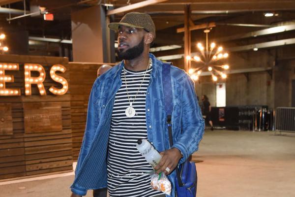 真的怪法老？萨拉赫近4场比赛未首发利物浦不败，此前3连败