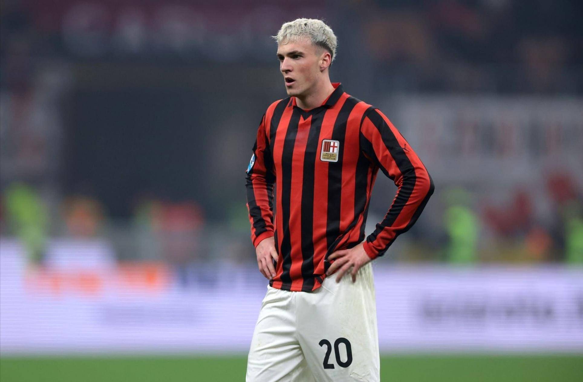 波兰媒体：莱万妻子经常分享跳交际舞的视频，引发了夫妻争吵