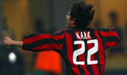 皇马更衣室失控！面临下课危机，欧冠踢曼城是最后机会（皇马更衣室失序！主帅帅位岌岌可危，欧冠战曼城成最后一搏）