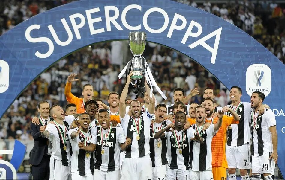 费迪南德：阿里也是一个普通人，并不是所有球员都能收获成功